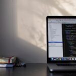MacBook Pro che mostra il linguaggio di programmazione